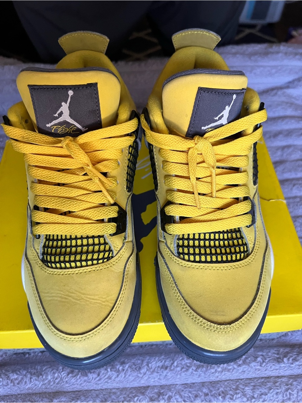 Jordan 4 Retro Lightning Men’s Sneakers in Yellow and Black